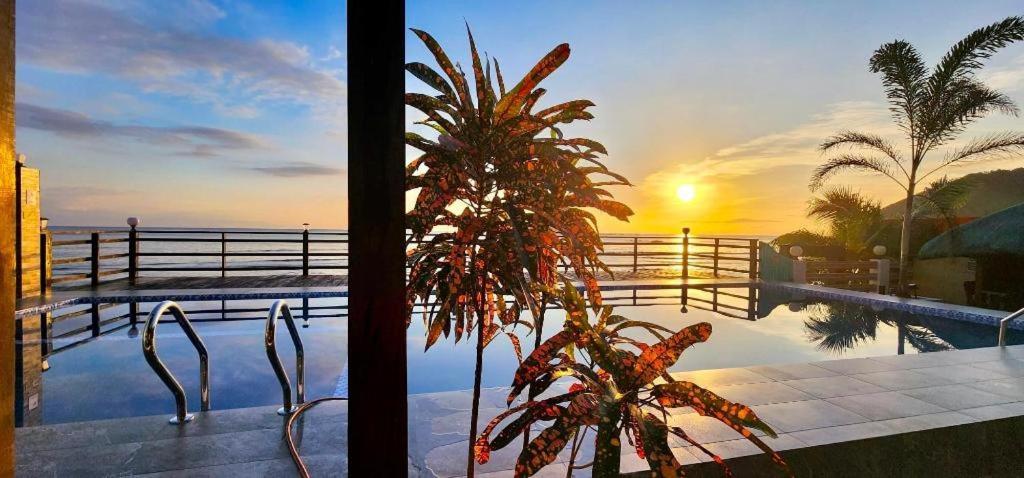 Aura Marina Sands Beach Resort Baler Eksteriør billede