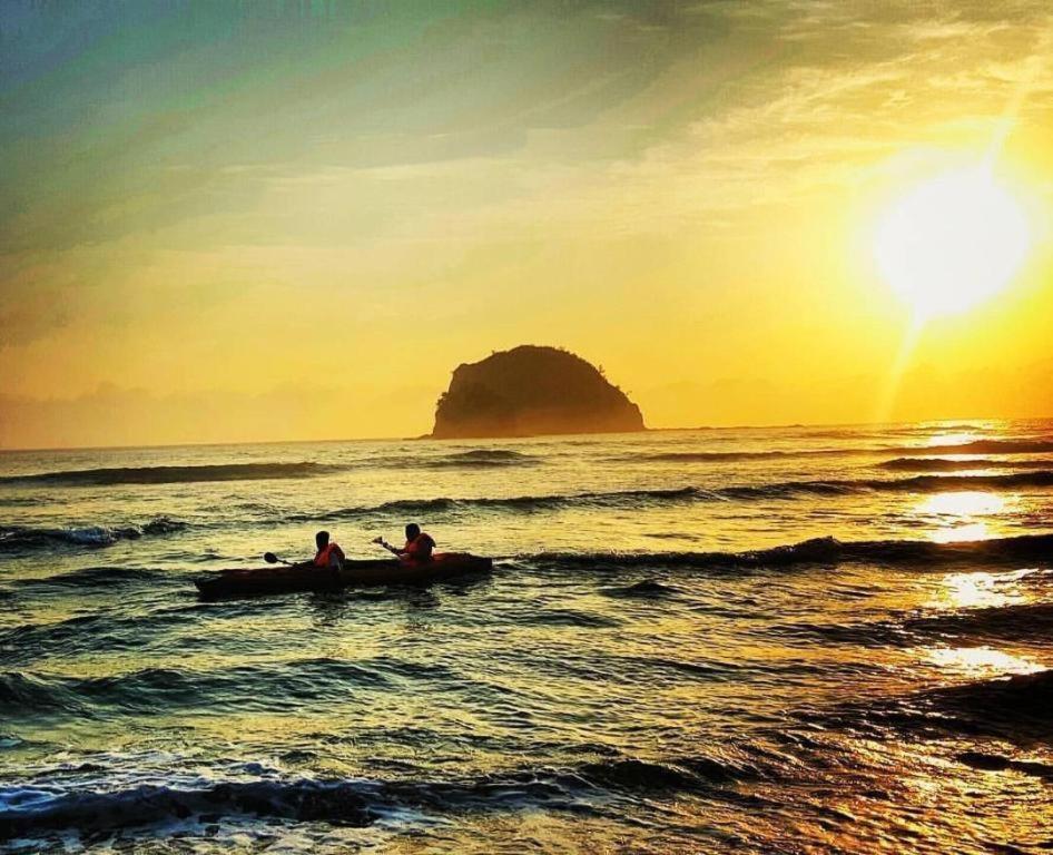 Aura Marina Sands Beach Resort Baler Eksteriør billede